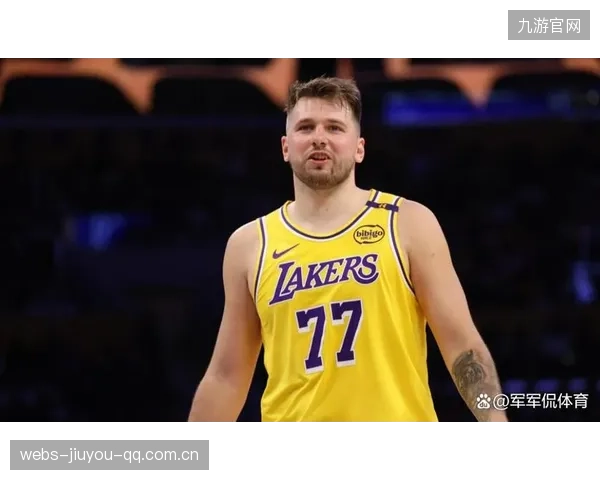 独行侠东契奇三分准绝杀,点燃篮球之夜的奇迹瞬间 独行侠东契奇三分准绝杀,点燃篮球之夜的奇迹瞬间