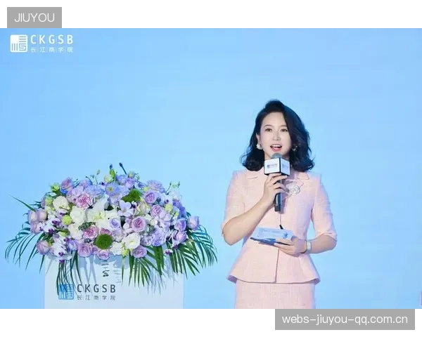 从“依木兰坐替补席”看女性领导力的深层变革——如何让女性在职场中真正“坐上正席”